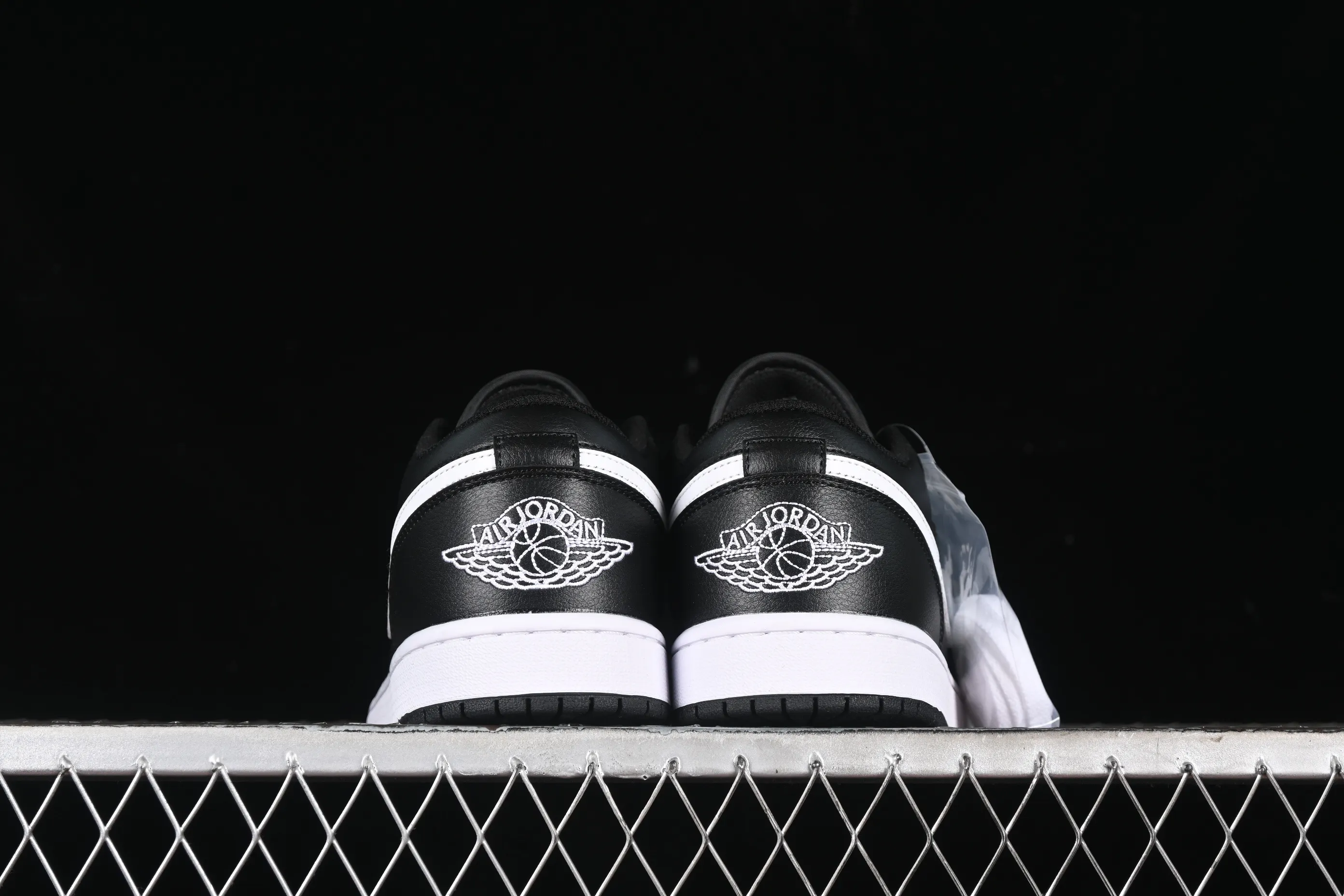 All categories Air Jordan Jordan series basketball shoes Air Jordan 1 Low Air Jordan 1 Low AJ1 Joe 1 black and white low-top retro basketball shoes 553558-043